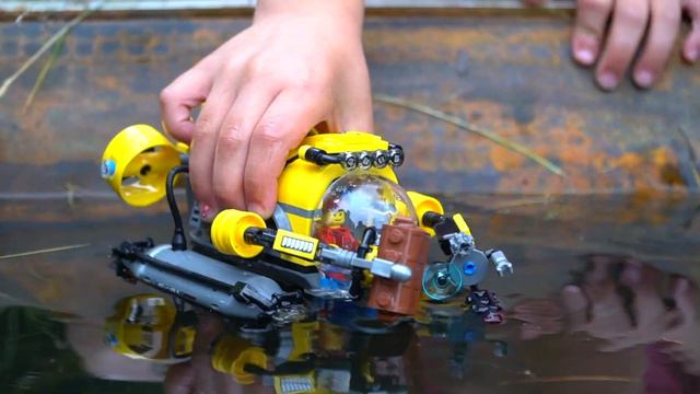 Pretend Play with Lego City Boats in Water | Cops & Robbers Skit | JackJackPlays смотреть онлайн