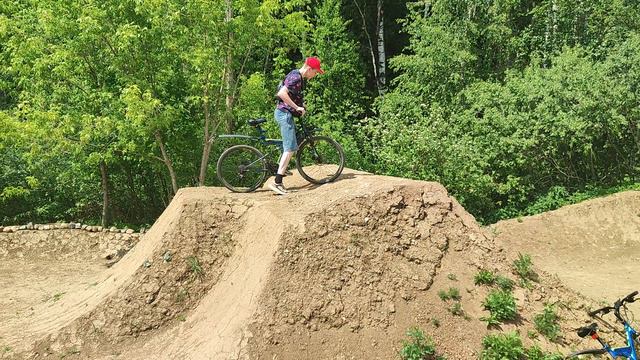 Макс на велотрамплине смотреть онлайн