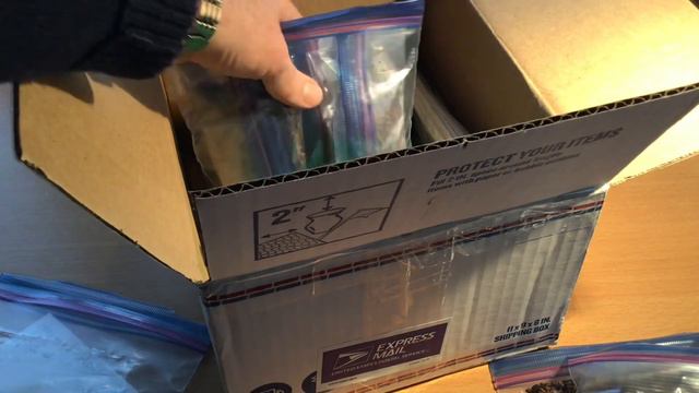 A big box arrived from Florida...what can it be! 🐬 😲😄 смотреть онлайн