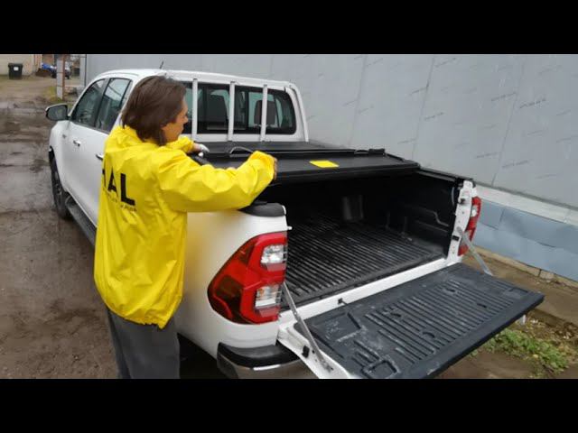 Крышка HAL STANDART для пикапа Hilux Revo '15+, Арабская версия с защитой стекла и вкладышем на борт смотреть онлайн