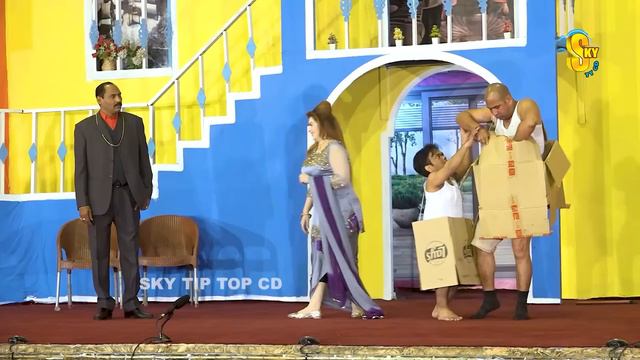 Vicky Kodu And Saira Mehar | Shoka Shakotia | Stage Drama | Aurat Aurat Ae #comedy #comedyvideo