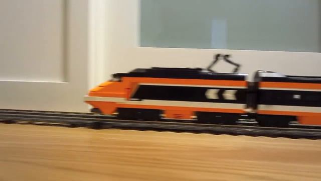 LEGO TGV vs Horizon Express 10233 high speed 9V trains смотреть онлайн