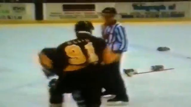 Shane Ellis vs Mark Salisbury BHL ice hockey fight 93-94 смотреть онлайн
