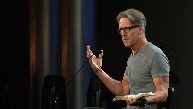 1 Samuel 9-10 - Skip Heitzig смотреть онлайн