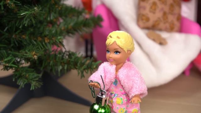 Barbie & Ken Family Christmas Tree Adventure смотреть онлайн