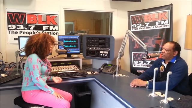 John Witherspoon Talks Kat Williams & Kevin Hart Beef, Biopic & More With Yasmin Young смотреть онлайн