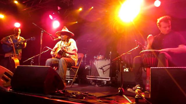 Opening Act for Rokia Traoré смотреть онлайн