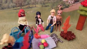 Антибаг превратилась в малышку. Леди Баг и Супер-Кот в шоке!