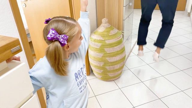 Златулька загадывает желания и помогает людям смотреть онлайн