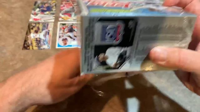 OPENING THE LAST FOUR TOPPS SERIES 1 BLASTERS 2017 to 2020 (Face Off Friday) смотреть онлайн