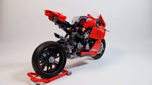 Lego Technic 42107 Ducati Panigale V4R