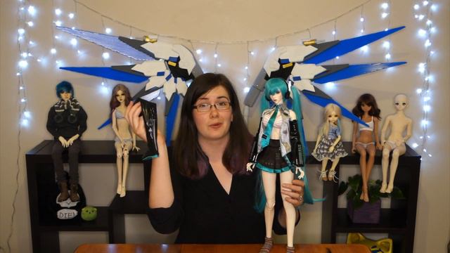 Dressing up my dolls as Hatsune Miku смотреть онлайн