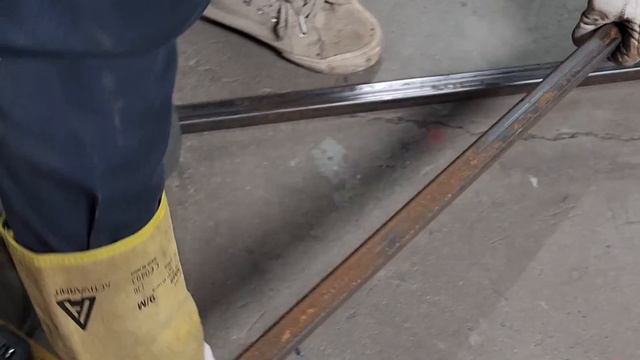 Fabricating the floor skeleton for inside the truck box смотреть онлайн