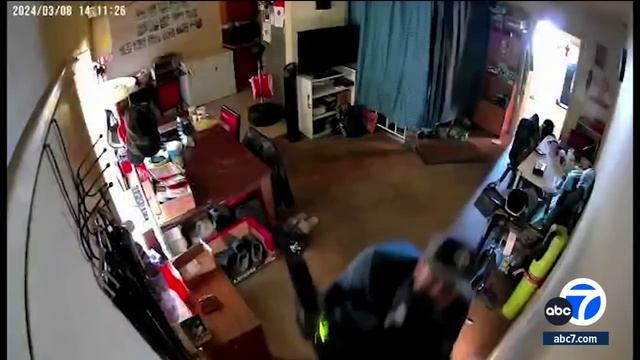 Alhambra family devastated after home break-in caught on camera смотреть онлайн