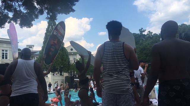 Kris Kelli hosts Rick Ross Pool Party for MMG Weekend 2016 смотреть онлайн