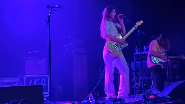 Wet Leg - 'Chaise Longue' Live In Glasgow Nov 22