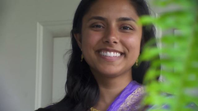 I Dressed Like My Indian Grandmother For A Week смотреть онлайн