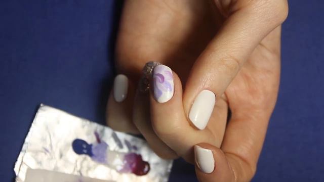 Рисунки гель лаком_ дизайн ногтей с Цветами. Нежный маникюр _Магнолия_ акварель гель лаками + стразы смотреть онлайн