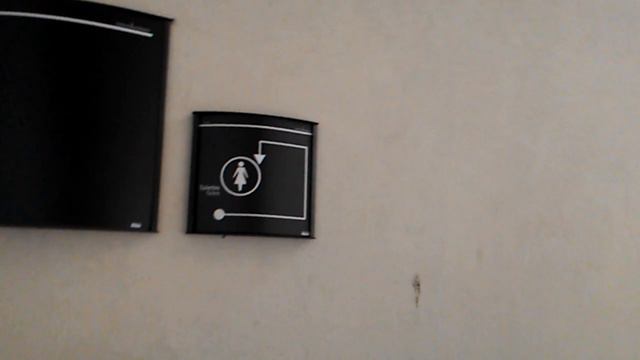 Public Men's Toilet in Castello Sforzesco | Sforza Castle, Milan, Italy смотреть онлайн