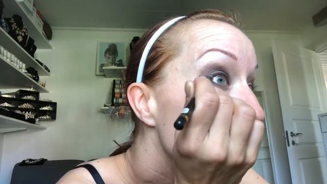 Halva sminkad till sotad.Tips och trix! Vad händer?? смотреть онлайн