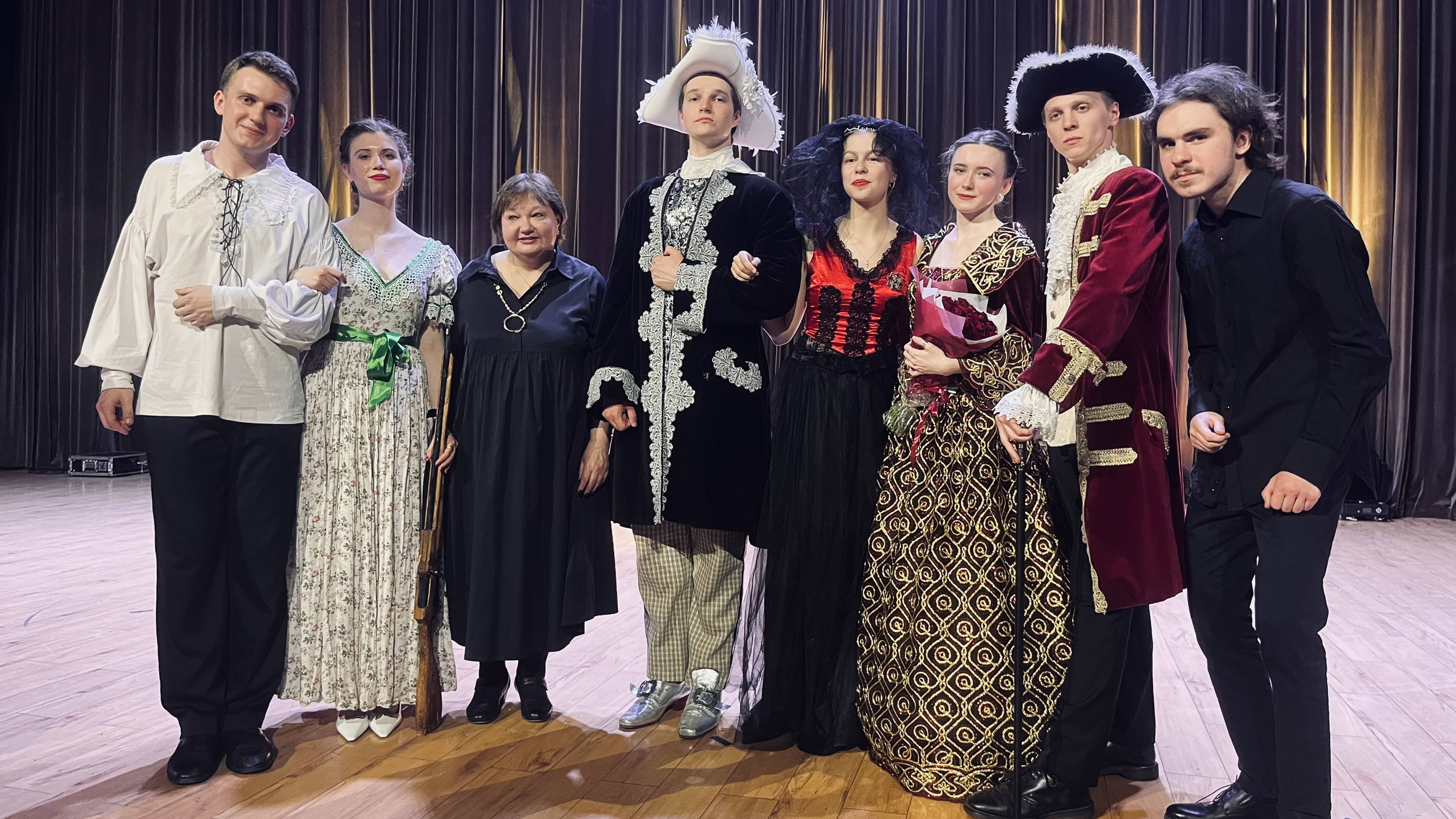 Homenaje a Elena Grínina. El Teatro español de la MGIMO смотреть онлайн