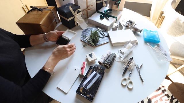 CHARCUTERIE, WRAPPING IDEAS, AND EASY LAST MINUTE HOLIDAY PREP IDEAS | HOUSE OF VALENTINA смотреть онлайн