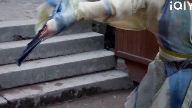 The rival in love kidnapped Cinderella, and the fairy defeated him with just a fan! смотреть онлайн