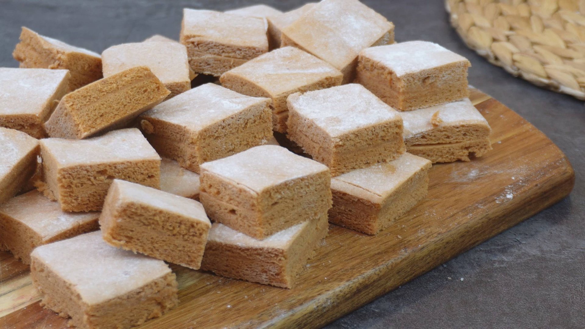 Яблочное объедение: готовлю сразу много, ну очень вкусно, особенно с чаем смотреть онлайн