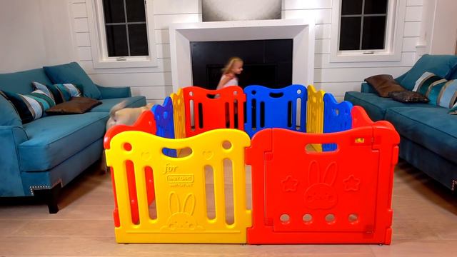 Alice building playground for toys and dolls / Color finger family song смотреть онлайн