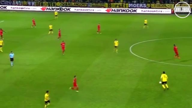 This is Why Dortmund Signed Mats Hummels... смотреть онлайн