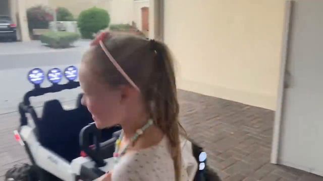 Mati & Paula: The Stolen Bag! Cops And Robbers. #kidsfun #police #cops