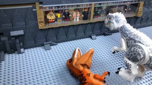 LEGO Jurassic World 🔴 Indoraptor vs Indominus Rex -8 (Attack)