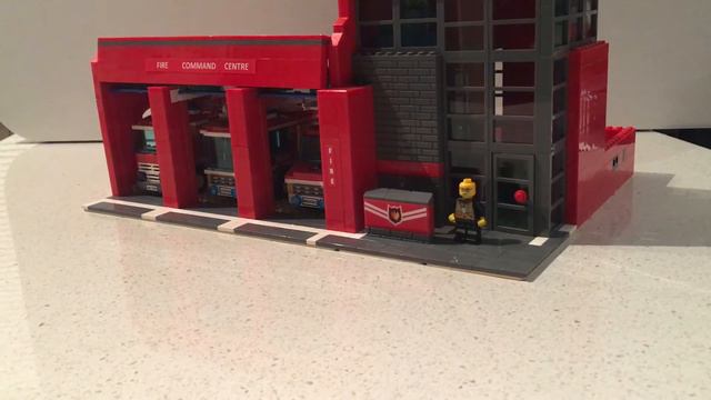 LEGO Fire Station (Custom) смотреть онлайн