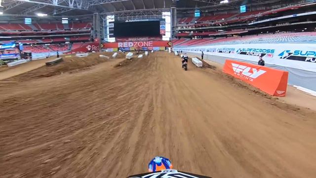 Intense Supercross Battle! Dangerboy Last Lap Pass For The Win! смотреть онлайн