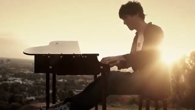 Don't You Worry Child - Swedish House Mafia (Sam смотреть онлайн