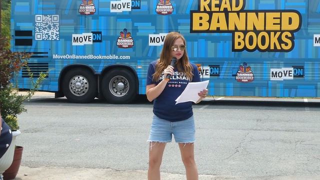 "Read Banned Books" Candidate Allison Spellman talks on 2023 July 17 at Frank IX Park event смотреть онлайн