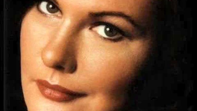 Eva Marton sings Ortrud's Curse from Lohengrin смотреть онлайн