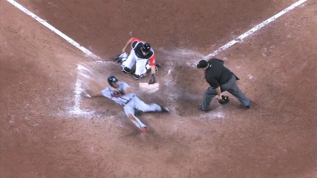 Smith singles to give the Braves the lead смотреть онлайн
