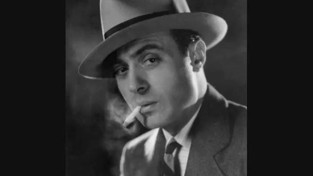 "La Vie en Rose" sung by Charles Boyer смотреть онлайн