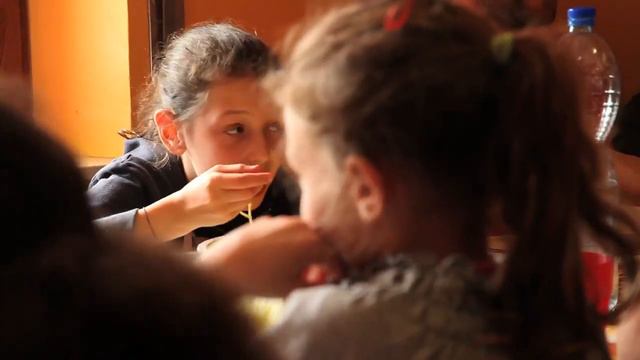 🏡 COS'È UNA CASA FAMIGLIA? - don Oreste Benzi e testimonianze Comunità Papa Giovanni XXIII💗 смотреть онлайн