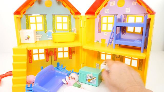 PEPPA PIG Peppa's House Playset and Painting Class Playset смотреть онлайн