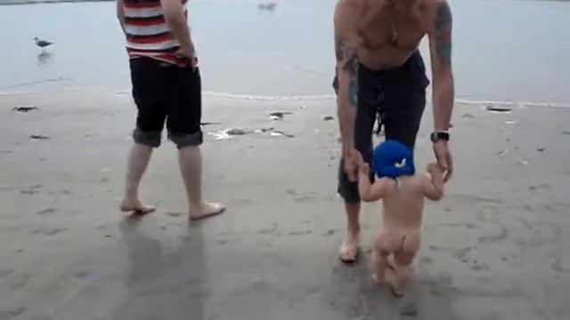 baby henry walks into the ocean смотреть онлайн
