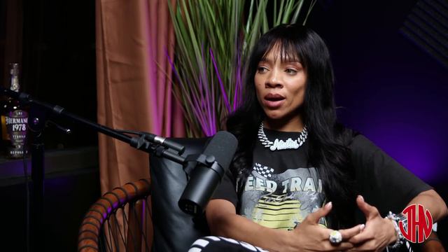 Lil Mama Gets Emotional About The Time She Crashed Jay Z VMA Performance смотреть онлайн