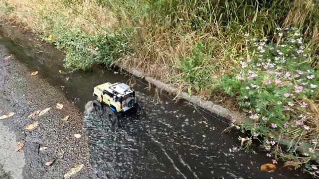 LEGO Technic Land Rover Defender 42110 passage d'un gué смотреть онлайн