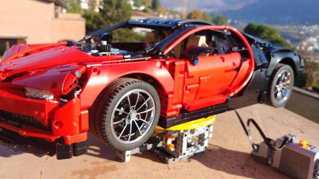 Red-black Bugatti Chiron [Lego 42083 mod] смотреть онлайн