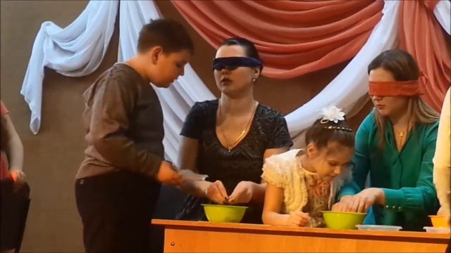 День Матери! Кусочек школьного мероприятия с нашим участием! смотреть онлайн
