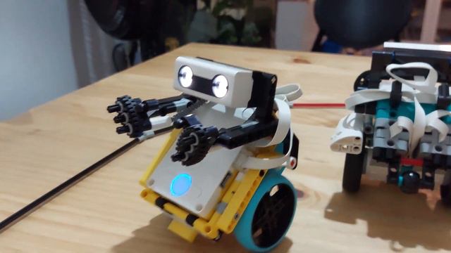 Self-Balancing LEGO Sumo Battlebots - Mindstorms Robot Inventor and Spike Prime смотреть онлайн