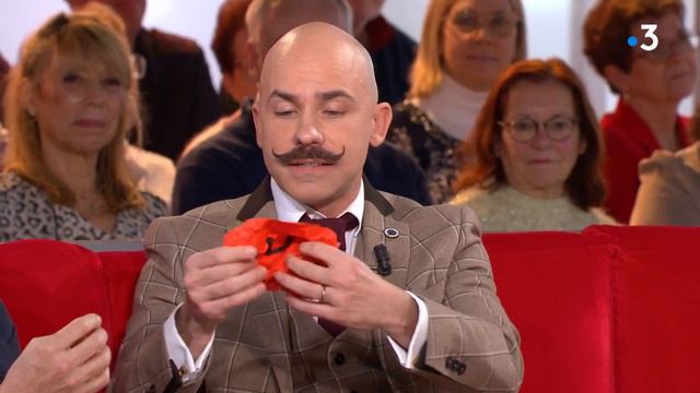 Elie Semoun subjugué par Viktor Vincent le mentaliste - Vivement Dimanche 17 mars 2024 смотреть онлайн