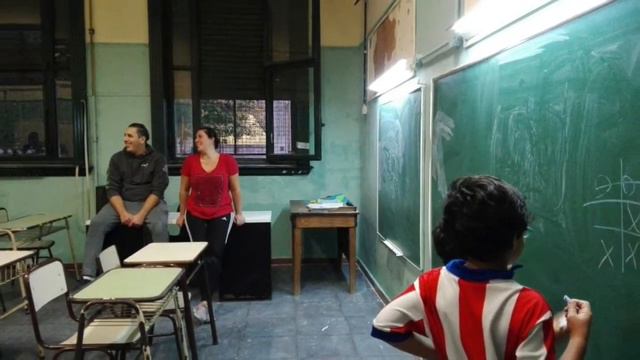 "Manos al aula" смотреть онлайн