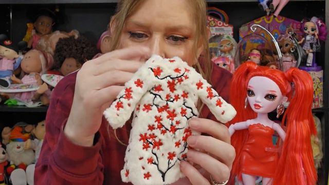 Shadow High Series 3 Rosie Redwood Review